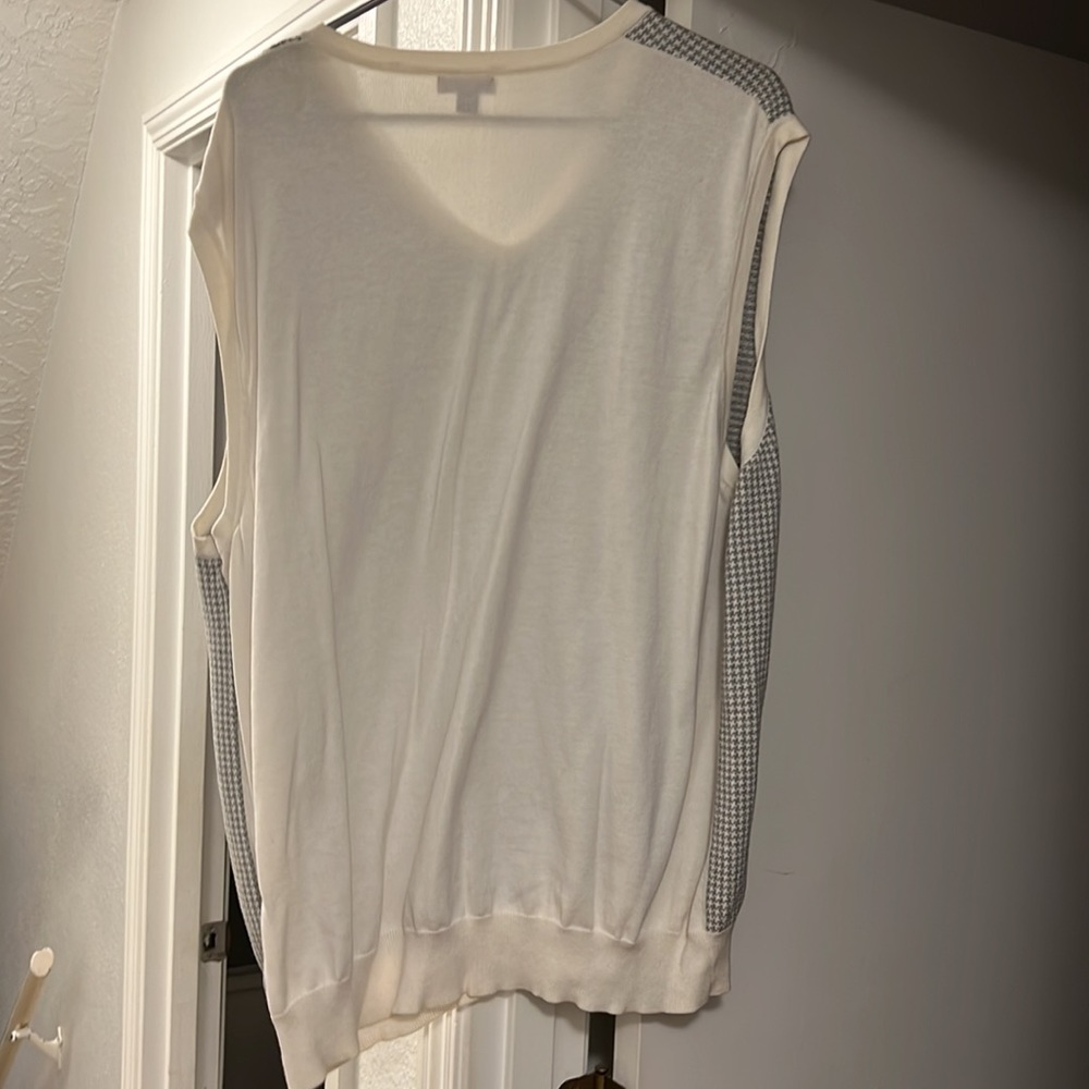 Vest - Picture 3 of 3